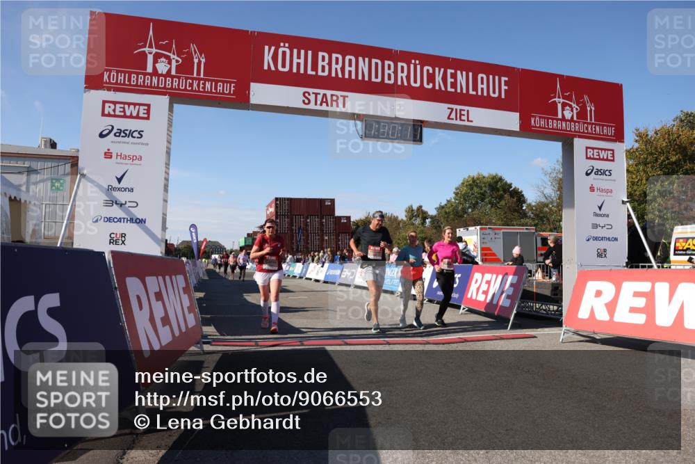03.10.2025 - Köhlbrandbrückenlauf Lena Gebhardt http://msf.ph/oto/9066553 03.10.2025 13:30:11 Ziel 4459, 5038, 5079, 5151, 5153, 5161, 5398 meine-sportfotos.de