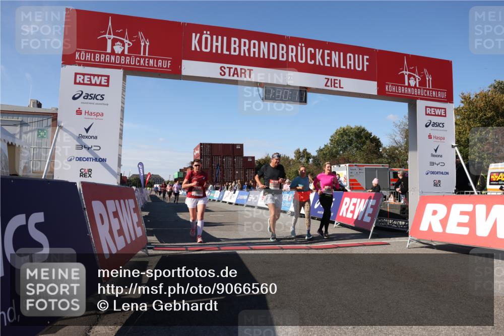 03.10.2025 - Köhlbrandbrückenlauf Lena Gebhardt http://msf.ph/oto/9066560 03.10.2025 13:30:11 Ziel 4459, 5038, 5079, 5151, 5153, 5161, 5398 meine-sportfotos.de