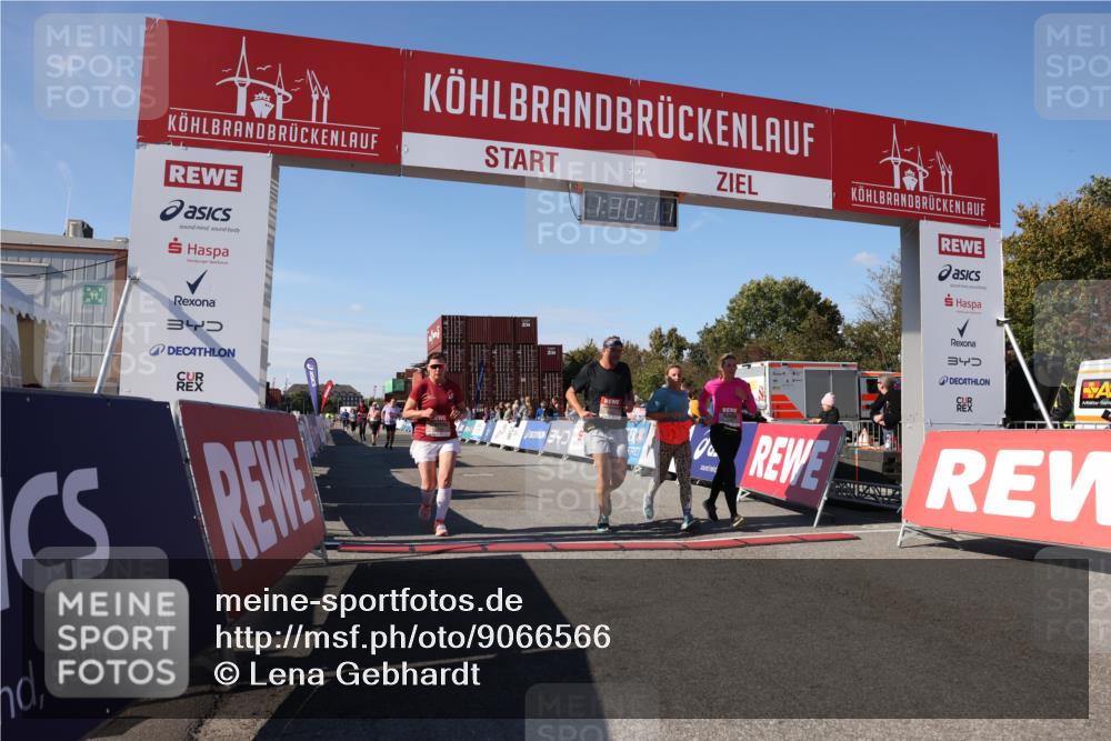 03.10.2025 - Köhlbrandbrückenlauf Lena Gebhardt http://msf.ph/oto/9066566 03.10.2025 13:30:11 Ziel 4459, 5038, 5079, 5151, 5153, 5161, 5398 meine-sportfotos.de