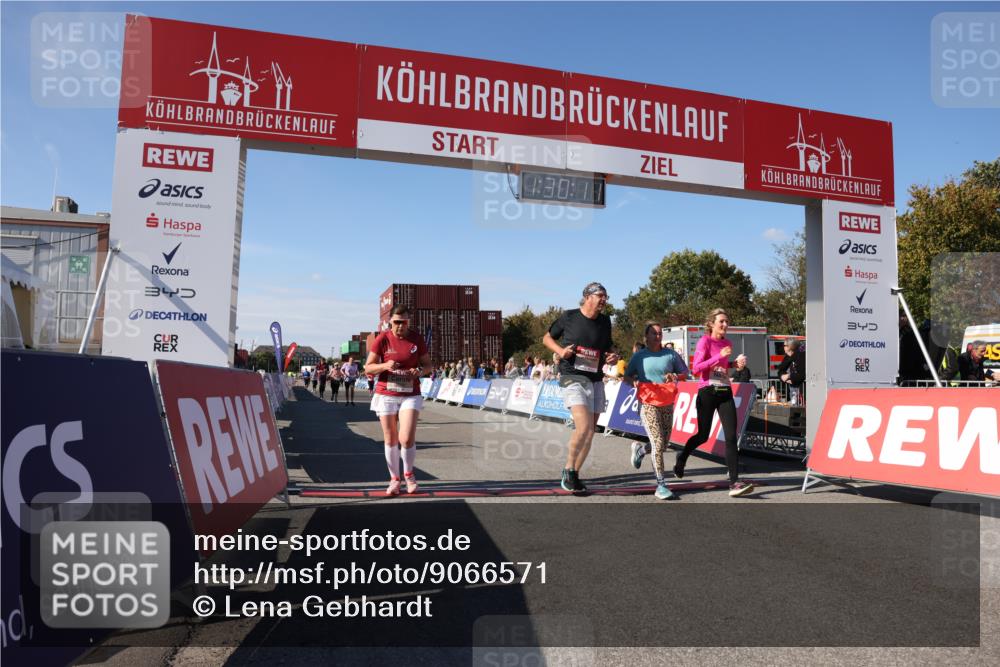 03.10.2025 - Köhlbrandbrückenlauf Lena Gebhardt http://msf.ph/oto/9066571 03.10.2025 13:30:12 Ziel 4459, 5038, 5079, 5151, 5153, 5161, 5174, 5398 meine-sportfotos.de