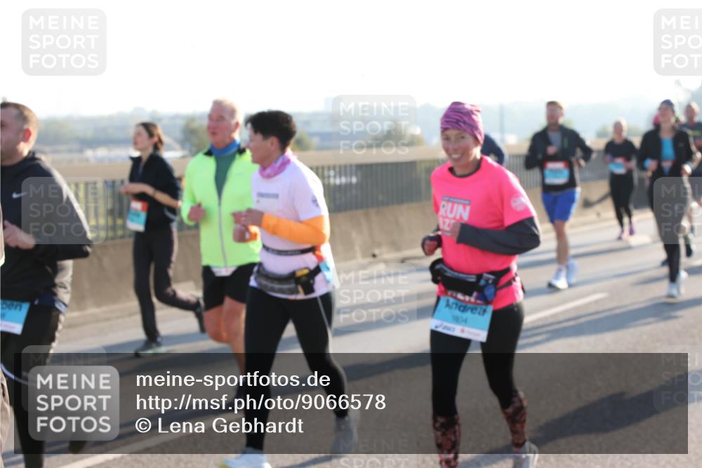 03.10.2025 - Köhlbrandbrückenlauf Lena Gebhardt http://msf.ph/oto/9066578 03.10.2025 09:23:12 Position 1 1804 meine-sportfotos.de
