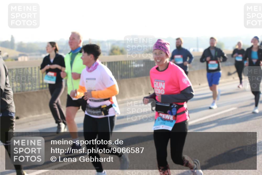 03.10.2025 - Köhlbrandbrückenlauf Lena Gebhardt http://msf.ph/oto/9066587 03.10.2025 09:23:13 Position 1  meine-sportfotos.de