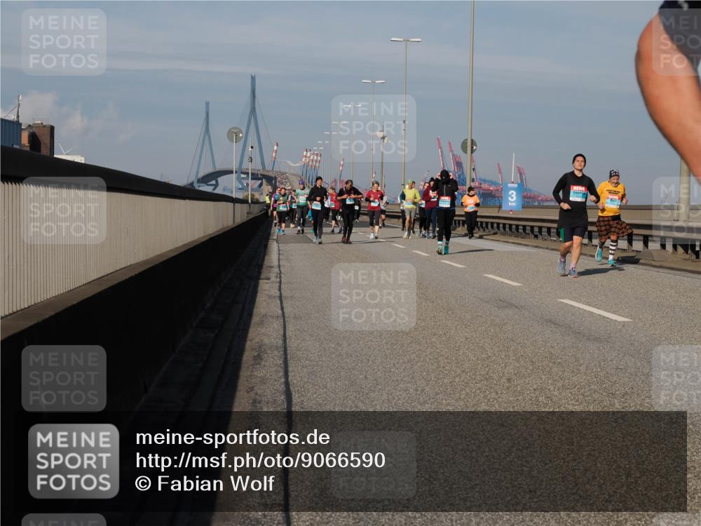 03.10.2025 - Köhlbrandbrückenlauf Fabian Wolf http://msf.ph/oto/9066590 03.10.2025 10:09:33 Position 3  meine-sportfotos.de