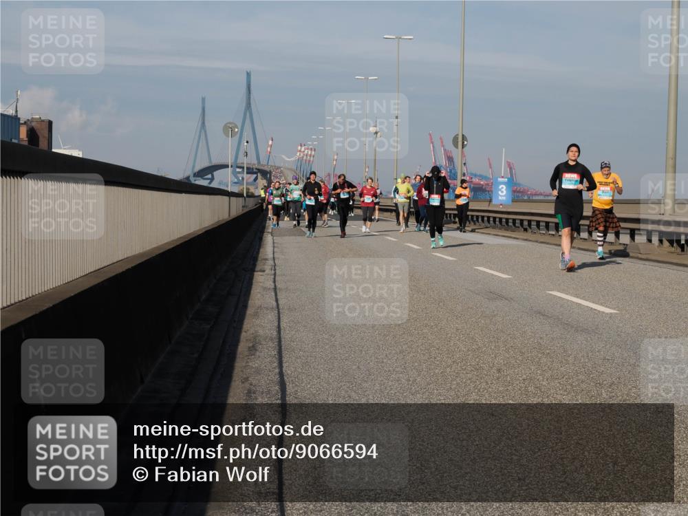 03.10.2025 - Köhlbrandbrückenlauf Fabian Wolf http://msf.ph/oto/9066594 03.10.2025 10:09:33 Position 3  meine-sportfotos.de