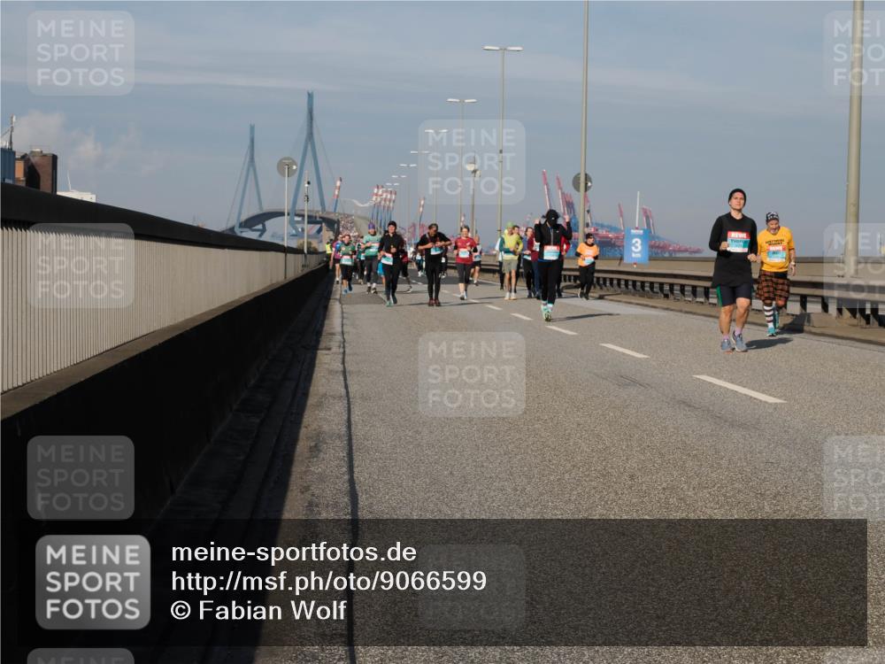 03.10.2025 - Köhlbrandbrückenlauf Fabian Wolf http://msf.ph/oto/9066599 03.10.2025 10:09:34 Position 3 3 meine-sportfotos.de