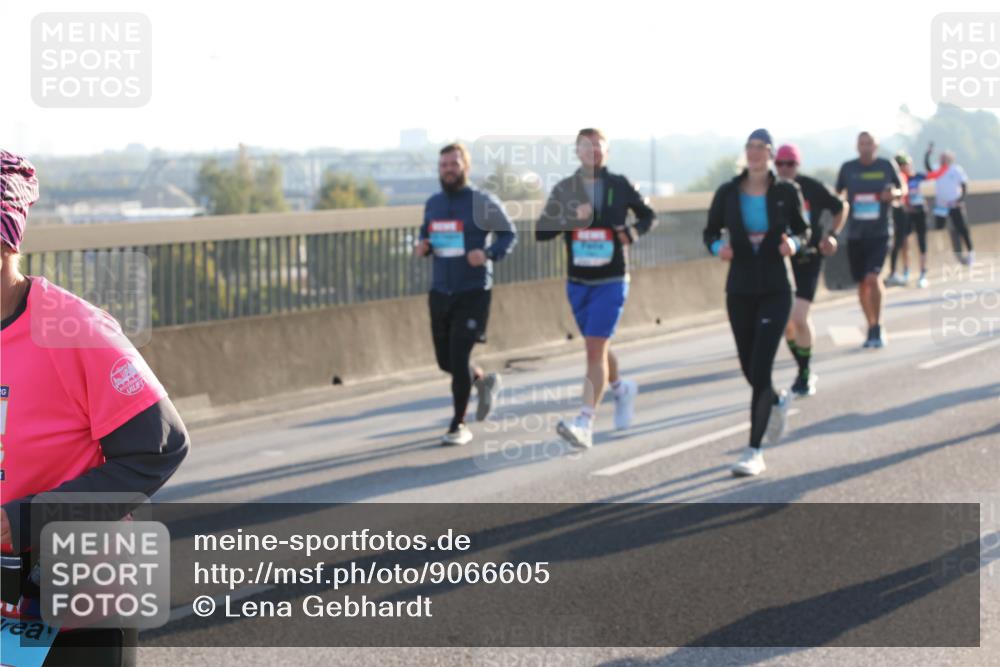 03.10.2025 - Köhlbrandbrückenlauf Lena Gebhardt http://msf.ph/oto/9066605 03.10.2025 09:23:13 Position 1 7 meine-sportfotos.de