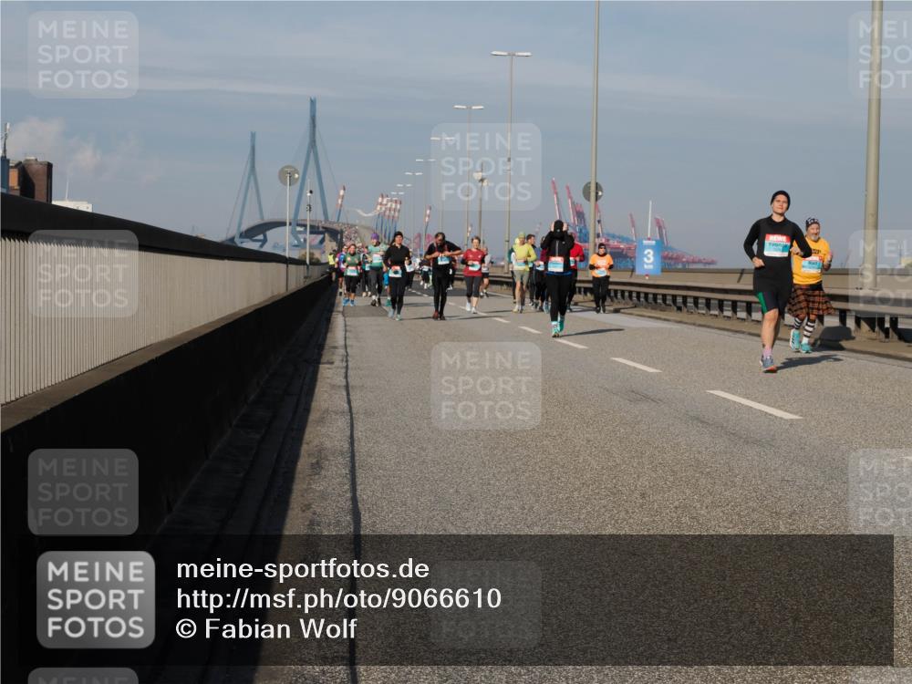 03.10.2025 - Köhlbrandbrückenlauf Fabian Wolf http://msf.ph/oto/9066610 03.10.2025 10:09:34 Position 3  meine-sportfotos.de