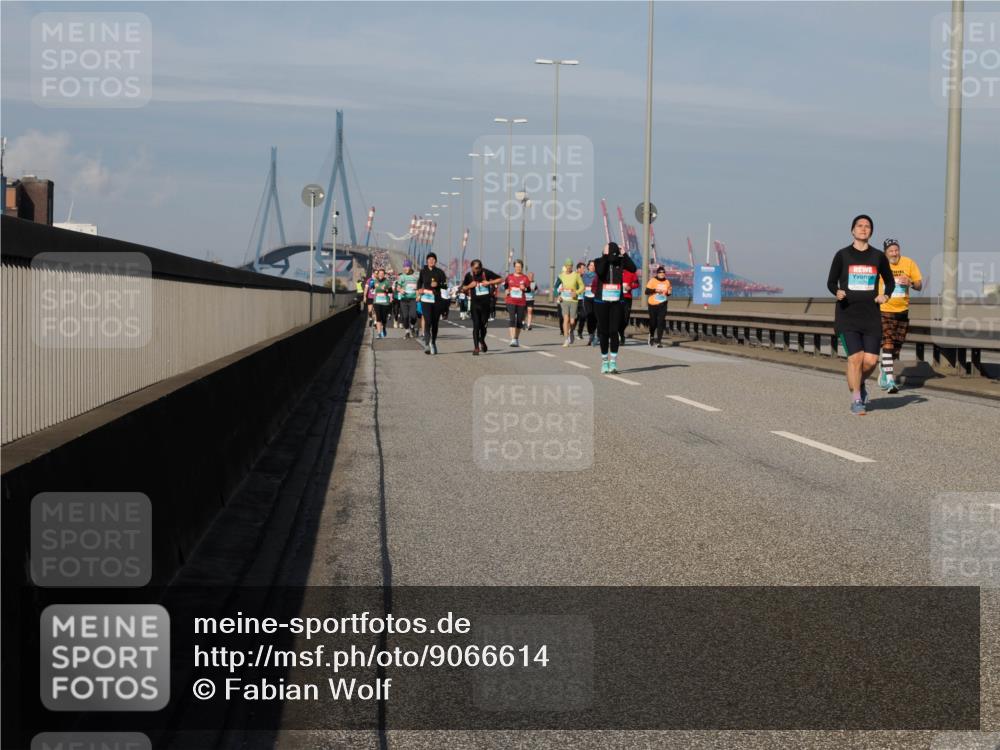 03.10.2025 - Köhlbrandbrückenlauf Fabian Wolf http://msf.ph/oto/9066614 03.10.2025 10:09:34 Position 3  meine-sportfotos.de