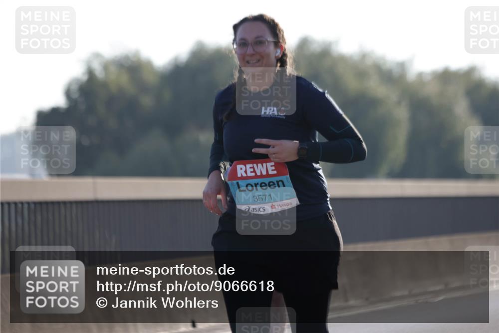 03.10.2025 - Köhlbrandbrückenlauf Jannik Wohlers http://msf.ph/oto/9066618 03.10.2025 09:27:39 Position 3 3571 meine-sportfotos.de