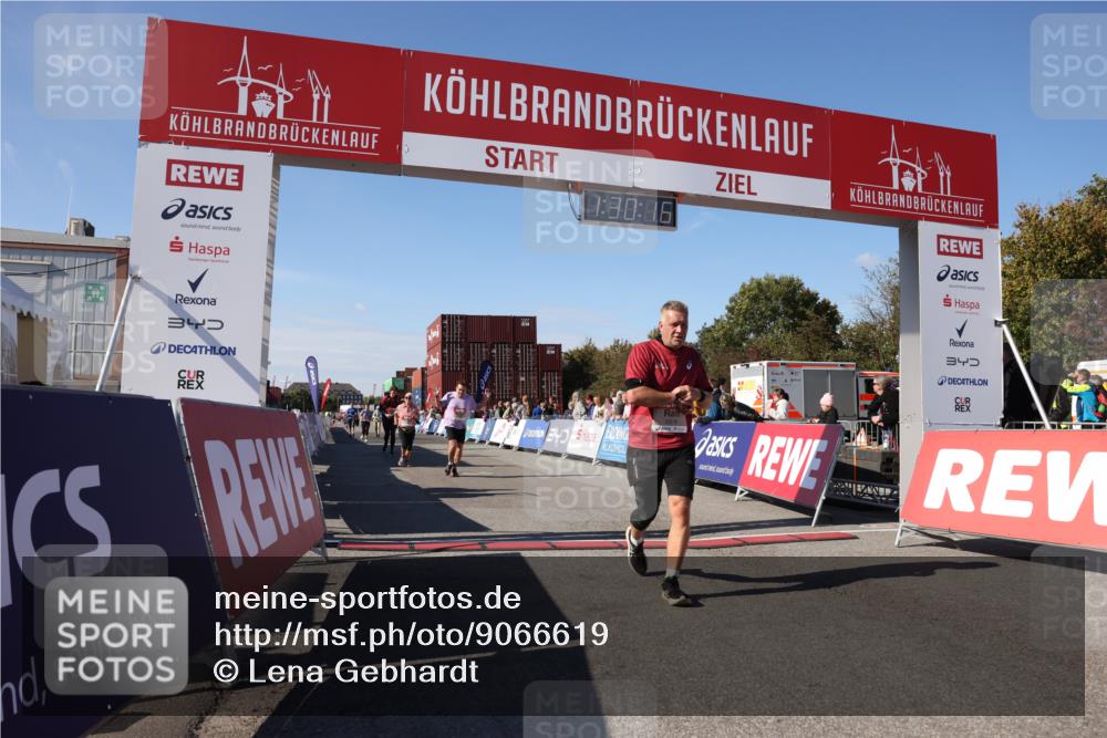 03.10.2025 - Köhlbrandbrückenlauf Lena Gebhardt http://msf.ph/oto/9066619 03.10.2025 13:30:16 Ziel 4823, 5038, 5079, 5151, 5153, 5157, 5161, 5174, 5233, 5398, 6219 meine-sportfotos.de