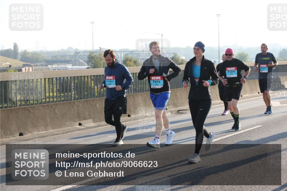 03.10.2025 - Köhlbrandbrückenlauf Lena Gebhardt http://msf.ph/oto/9066623 03.10.2025 09:23:14 Position 1 1562, 1561 meine-sportfotos.de