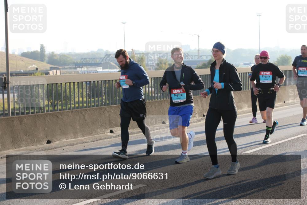 03.10.2025 - Köhlbrandbrückenlauf Lena Gebhardt http://msf.ph/oto/9066631 03.10.2025 09:23:14 Position 1 1562, 1561, 2094 meine-sportfotos.de