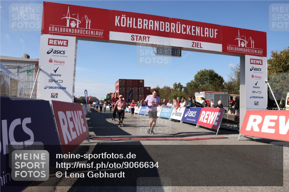03.10.2025 - Köhlbrandbrückenlauf Lena Gebhardt http://msf.ph/oto/9066634 03.10.2025 13:30:19 Ziel 4823, 5038, 5079, 5151, 5153, 5157, 5161, 5174, 5233, 6078, 6219 meine-sportfotos.de