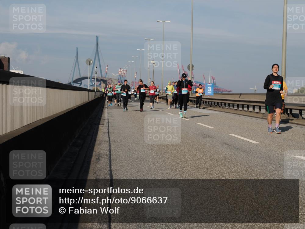 03.10.2025 - Köhlbrandbrückenlauf Fabian Wolf http://msf.ph/oto/9066637 03.10.2025 10:09:35 Position 3 2621 meine-sportfotos.de