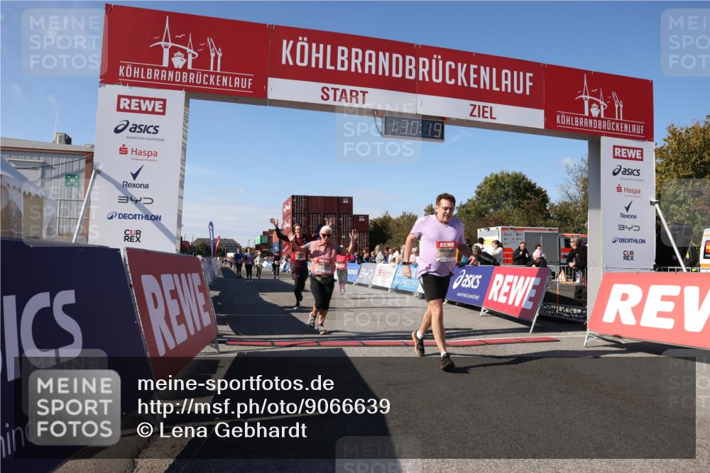 03.10.2025 - Köhlbrandbrückenlauf Lena Gebhardt http://msf.ph/oto/9066639 03.10.2025 13:30:20 Ziel 4823, 4927, 5017, 5038, 5060, 5079, 5151, 5153, 5157, 5161, 5174, 5233, 6078, 6219 meine-sportfotos.de
