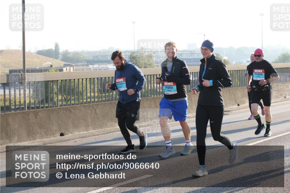 03.10.2025 - Köhlbrandbrückenlauf Lena Gebhardt http://msf.ph/oto/9066640 03.10.2025 09:23:14 Position 1 1562, 1561, 2094 meine-sportfotos.de