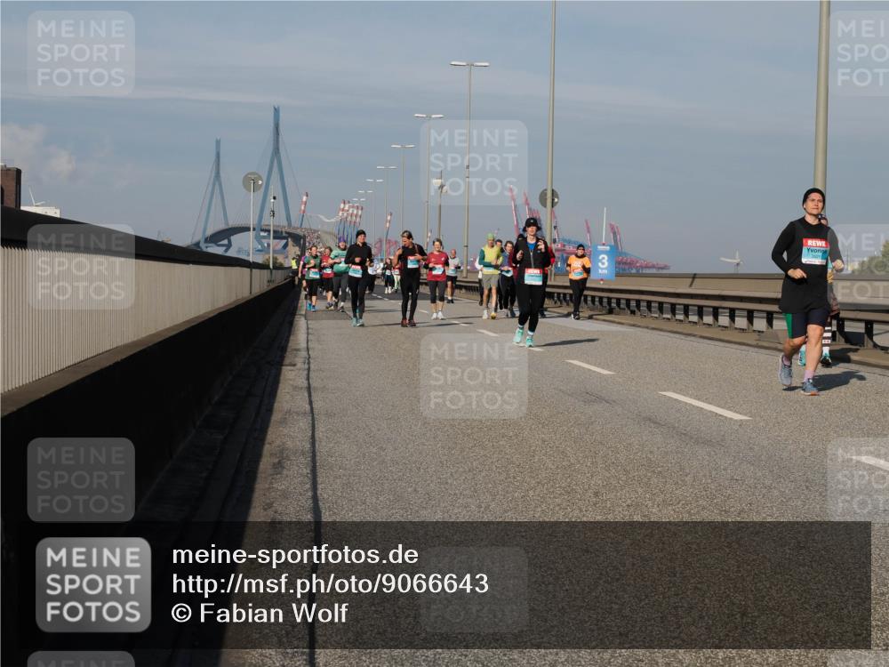 03.10.2025 - Köhlbrandbrückenlauf Fabian Wolf http://msf.ph/oto/9066643 03.10.2025 10:09:35 Position 3 3 meine-sportfotos.de
