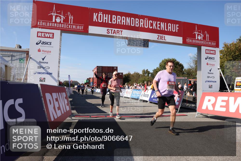 03.10.2025 - Köhlbrandbrückenlauf Lena Gebhardt http://msf.ph/oto/9066647 03.10.2025 13:30:20 Ziel 4823, 4927, 5017, 5038, 5060, 5079, 5151, 5153, 5157, 5161, 5174, 5233, 6078, 6219 meine-sportfotos.de