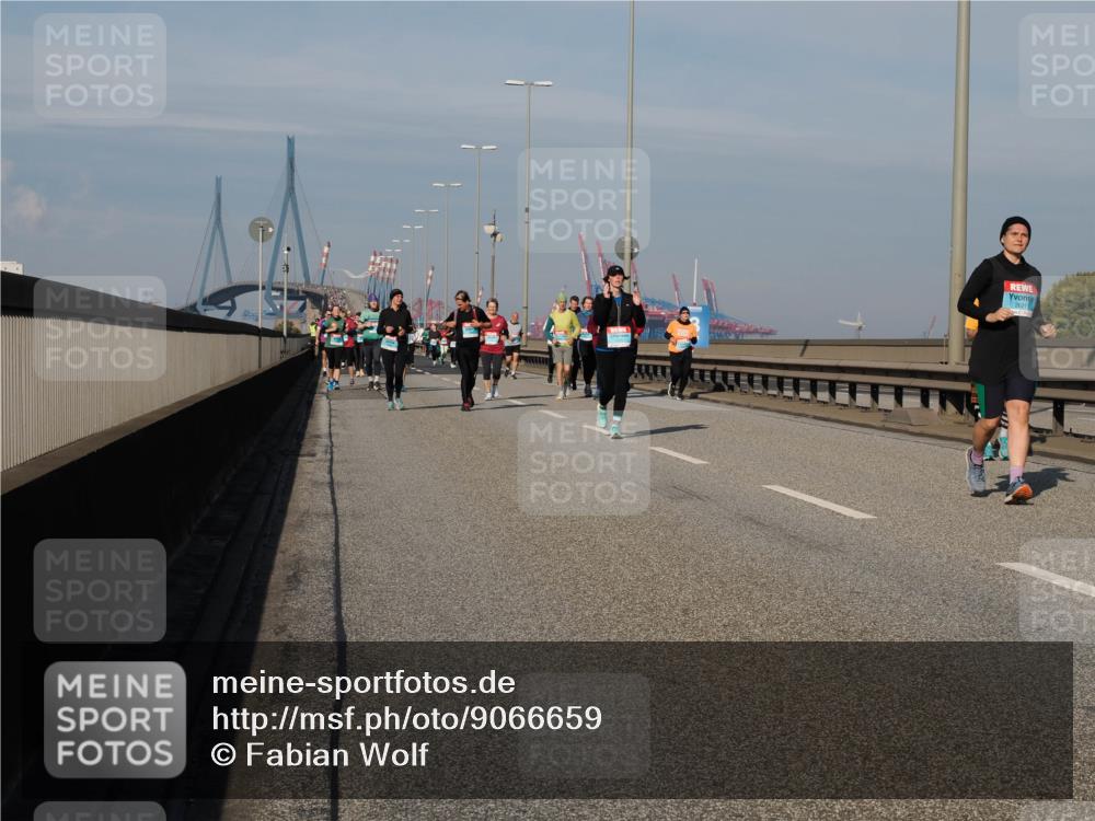 03.10.2025 - Köhlbrandbrückenlauf Fabian Wolf http://msf.ph/oto/9066659 03.10.2025 10:09:36 Position 3 2621 meine-sportfotos.de