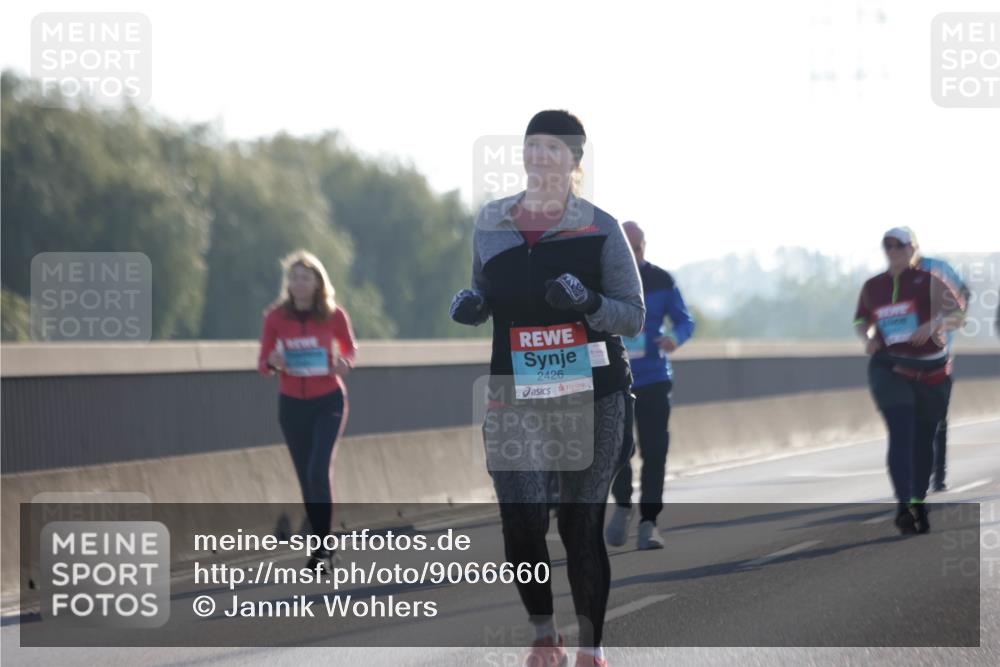 03.10.2025 - Köhlbrandbrückenlauf Jannik Wohlers http://msf.ph/oto/9066660 03.10.2025 09:27:47 Position 3 2426 meine-sportfotos.de