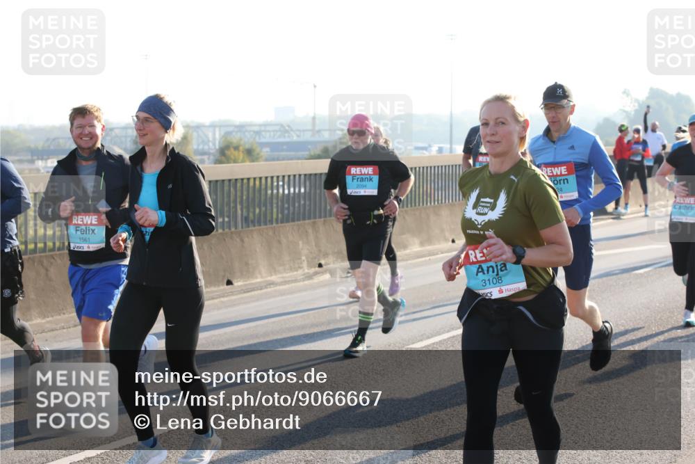 03.10.2025 - Köhlbrandbrückenlauf Lena Gebhardt http://msf.ph/oto/9066667 03.10.2025 09:23:15 Position 1 1561, 2094, 3108, 24 meine-sportfotos.de