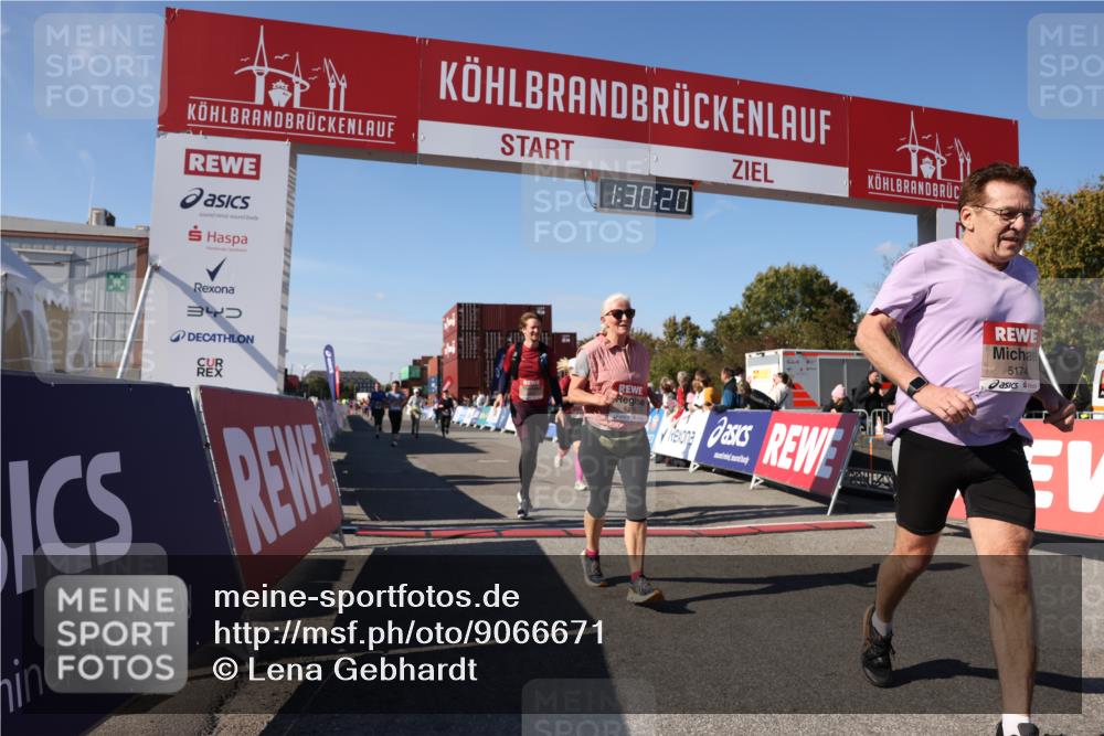 03.10.2025 - Köhlbrandbrückenlauf Lena Gebhardt http://msf.ph/oto/9066671 03.10.2025 13:30:21 Ziel 4823, 4927, 5017, 5038, 5060, 5079, 5151, 5153, 5157, 5161, 5174, 5233, 6078, 6219 meine-sportfotos.de