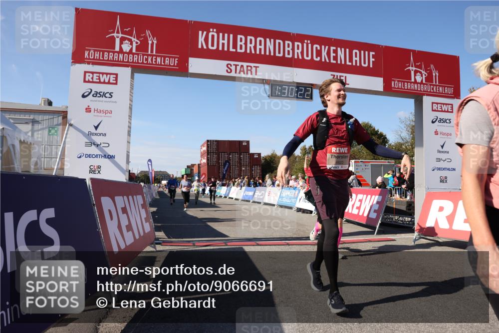 03.10.2025 - Köhlbrandbrückenlauf Lena Gebhardt http://msf.ph/oto/9066691 03.10.2025 13:30:22 Ziel 4823, 4927, 5017, 5060, 5079, 5157, 5174, 5233, 6078, 6219 meine-sportfotos.de