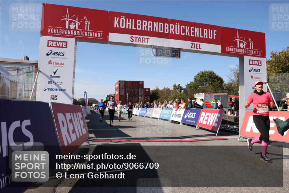 03.10.2025 - Köhlbrandbrückenlauf Lena Gebhardt http://msf.ph/oto/9066709 03.10.2025 13:30:24 Ziel 4823, 4927, 5017, 5060, 5079, 5157, 5174, 5233, 6078, 6219 meine-sportfotos.de