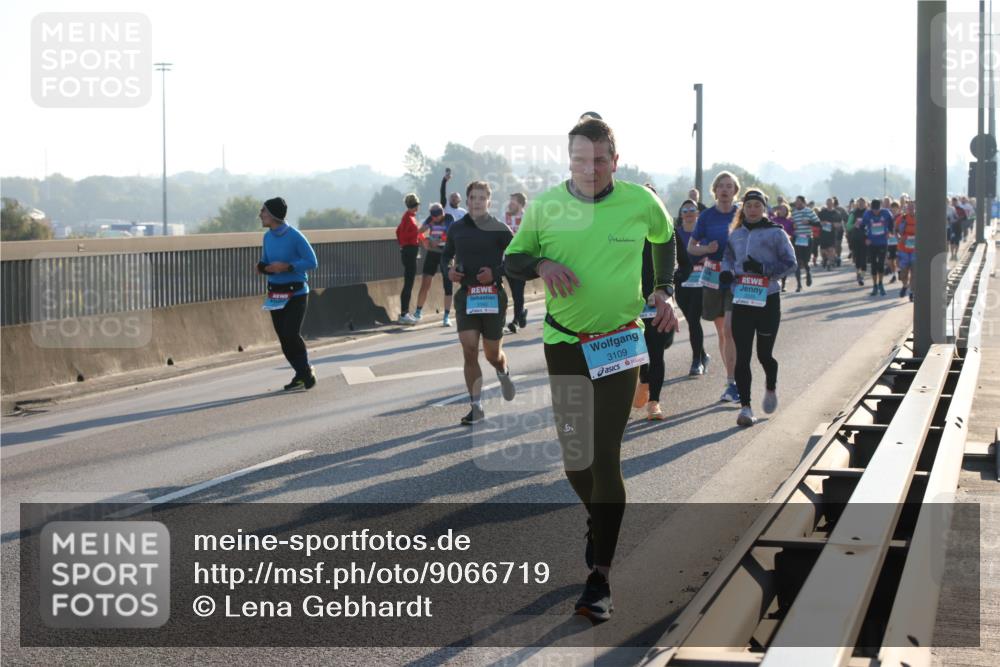 03.10.2025 - Köhlbrandbrückenlauf Lena Gebhardt http://msf.ph/oto/9066719 03.10.2025 09:23:18 Position 1 3109 meine-sportfotos.de