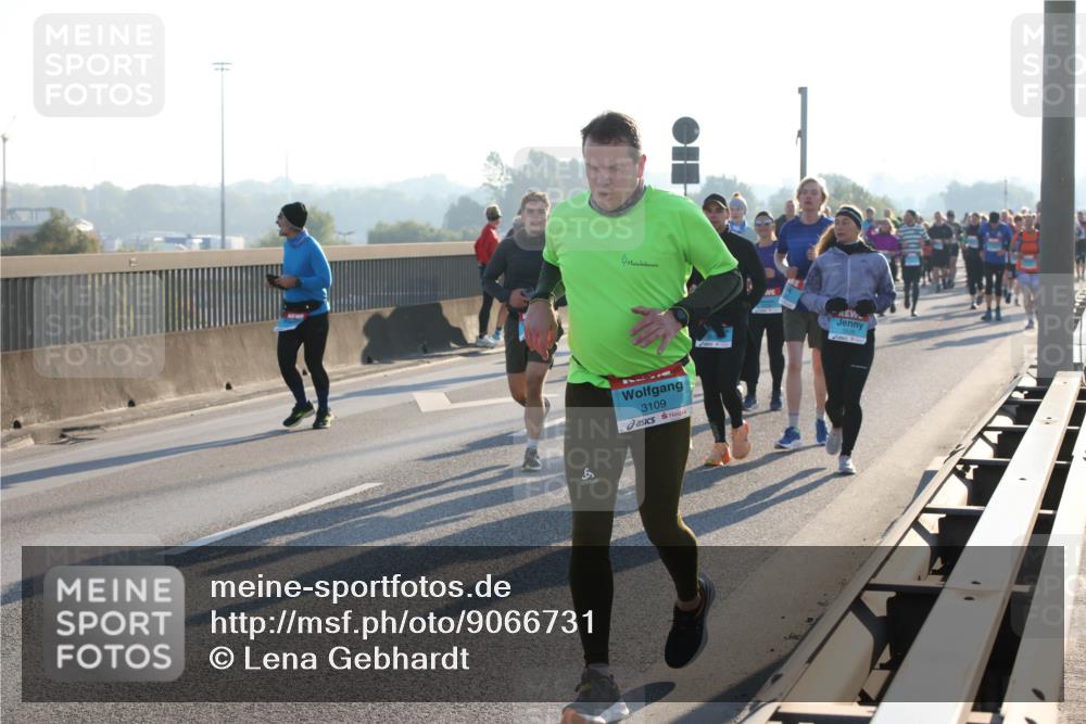 03.10.2025 - Köhlbrandbrückenlauf Lena Gebhardt http://msf.ph/oto/9066731 03.10.2025 09:23:18 Position 1 3109 meine-sportfotos.de