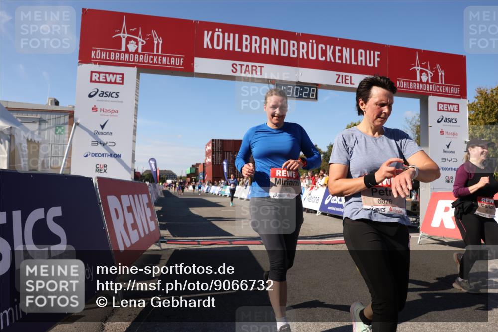 03.10.2025 - Köhlbrandbrückenlauf Lena Gebhardt http://msf.ph/oto/9066732 03.10.2025 13:30:28 Ziel 4823, 4927, 5017, 5060, 5157, 5174, 5233, 5346, 6078, 6219 meine-sportfotos.de