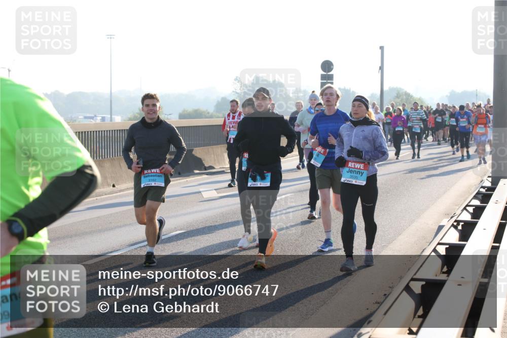 03.10.2025 - Köhlbrandbrückenlauf Lena Gebhardt http://msf.ph/oto/9066747 03.10.2025 09:23:19 Position 1 09, 3162, 3535 meine-sportfotos.de