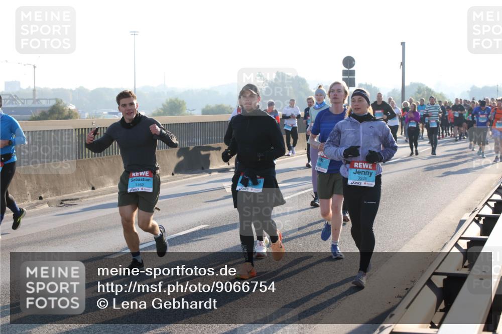 03.10.2025 - Köhlbrandbrückenlauf Lena Gebhardt http://msf.ph/oto/9066754 03.10.2025 09:23:20 Position 1 3162, 3535 meine-sportfotos.de