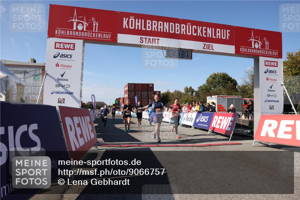 03.10.2025 - Köhlbrandbrückenlauf Lena Gebhardt http://msf.ph/oto/9066757 03.10.2025 13:30:39 Ziel 4355, 4840, 4841, 5289, 5346, 6170, 6223, 6347 meine-sportfotos.de
