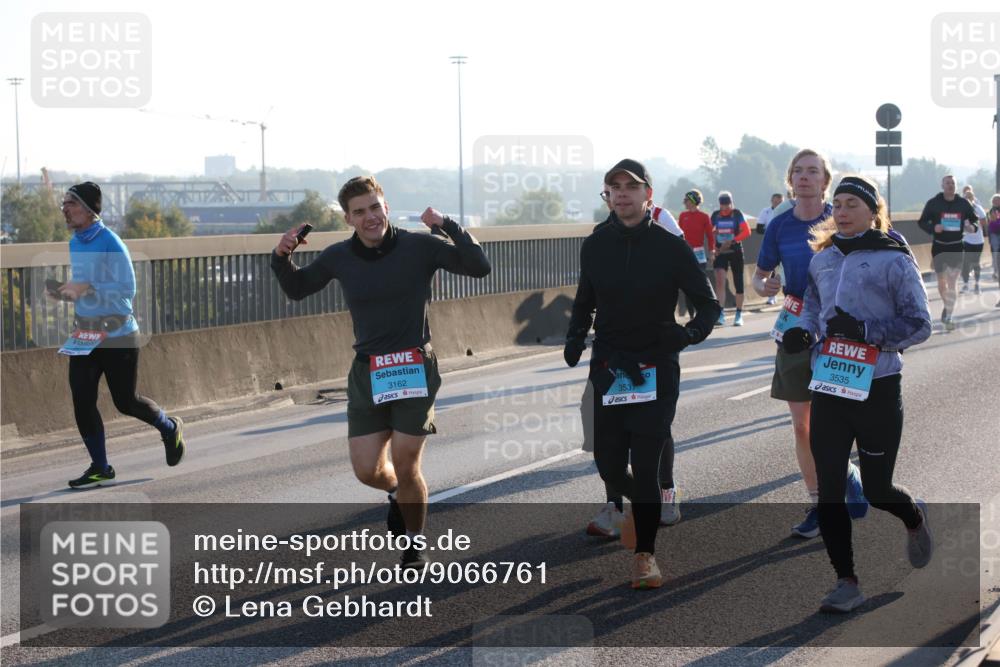 03.10.2025 - Köhlbrandbrückenlauf Lena Gebhardt http://msf.ph/oto/9066761 03.10.2025 09:23:20 Position 1 3162, 3535 meine-sportfotos.de
