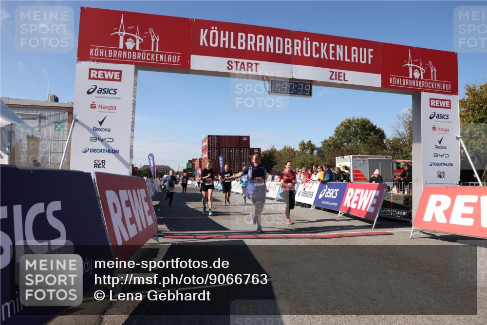 03.10.2025 - Köhlbrandbrückenlauf Lena Gebhardt http://msf.ph/oto/9066763 03.10.2025 13:30:39 Ziel 4355, 4840, 4841, 5289, 5346, 6170, 6223, 6347 meine-sportfotos.de
