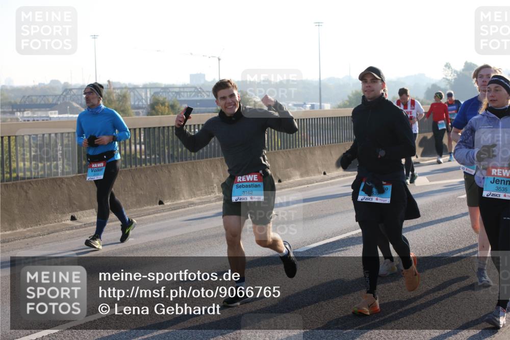 03.10.2025 - Köhlbrandbrückenlauf Lena Gebhardt http://msf.ph/oto/9066765 03.10.2025 09:23:21 Position 1 3162, 3535 meine-sportfotos.de