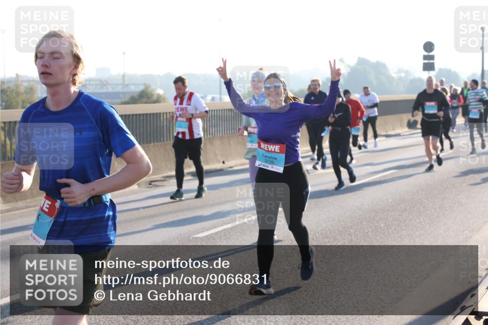 03.10.2025 - Köhlbrandbrückenlauf Lena Gebhardt http://msf.ph/oto/9066831 03.10.2025 09:23:22 Position 1 3726 meine-sportfotos.de