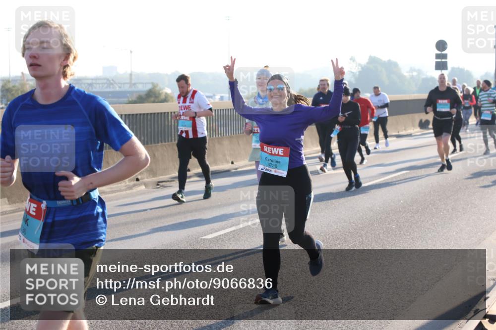 03.10.2025 - Köhlbrandbrückenlauf Lena Gebhardt http://msf.ph/oto/9066836 03.10.2025 09:23:22 Position 1 3726 meine-sportfotos.de