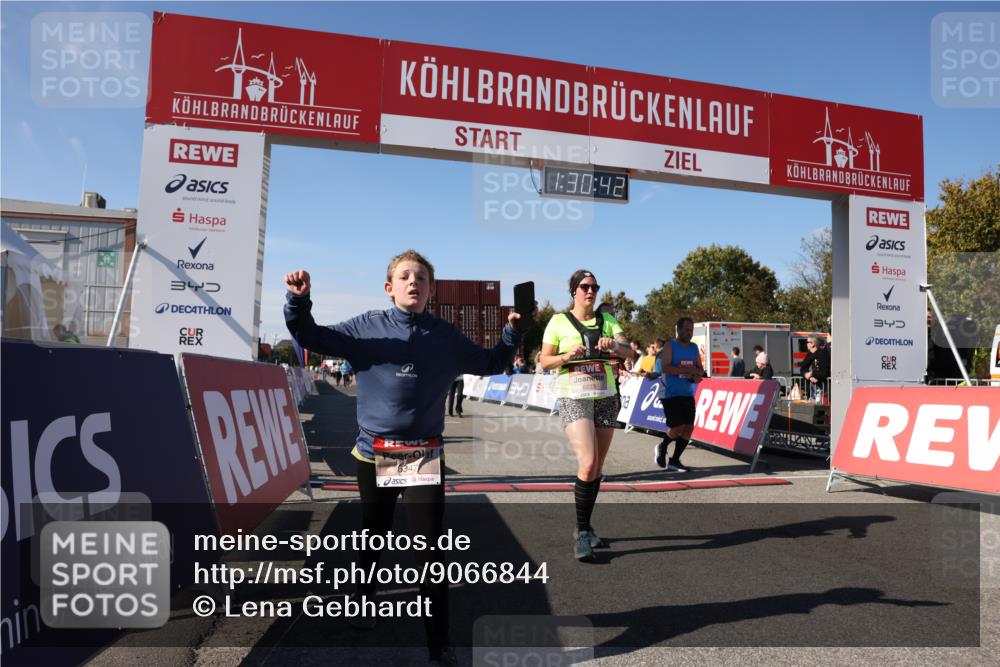 03.10.2025 - Köhlbrandbrückenlauf Lena Gebhardt http://msf.ph/oto/9066844 03.10.2025 13:30:43 Ziel 4355, 4840, 4841, 4937, 5289, 5391, 6170, 6223, 6347 meine-sportfotos.de