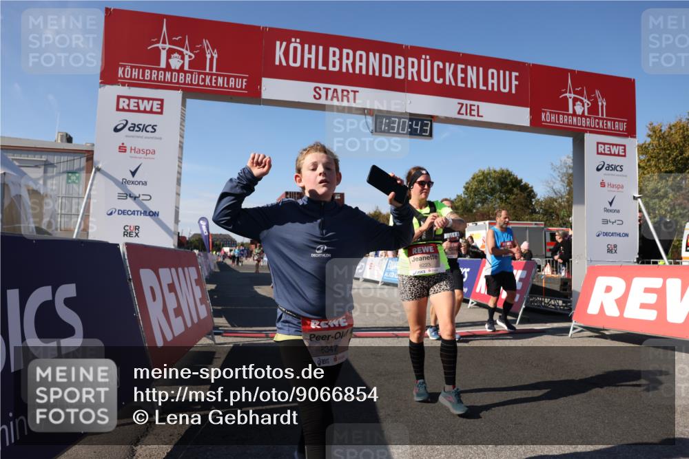03.10.2025 - Köhlbrandbrückenlauf Lena Gebhardt http://msf.ph/oto/9066854 03.10.2025 13:30:43 Ziel 4355, 4840, 4841, 4937, 5289, 5391, 6170, 6223, 6347 meine-sportfotos.de