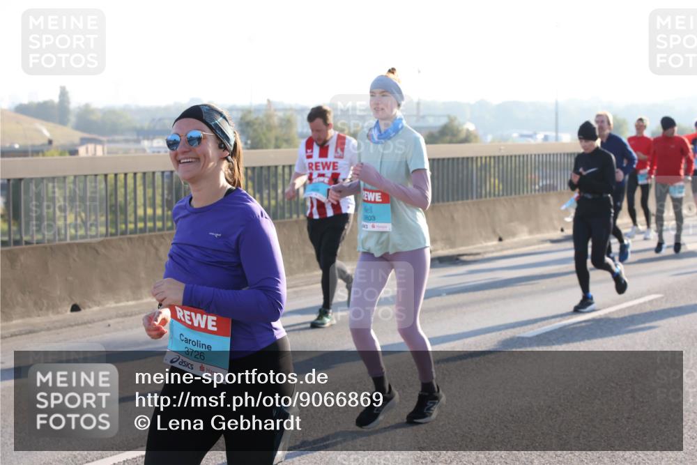 03.10.2025 - Köhlbrandbrückenlauf Lena Gebhardt http://msf.ph/oto/9066869 03.10.2025 09:23:24 Position 1 3726, 3803 meine-sportfotos.de