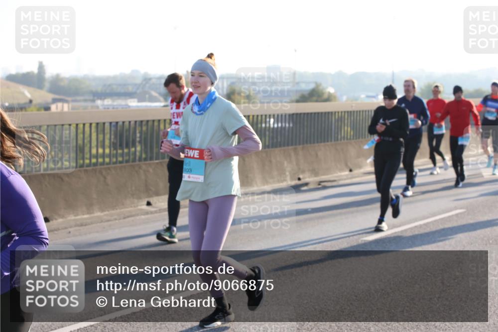 03.10.2025 - Köhlbrandbrückenlauf Lena Gebhardt http://msf.ph/oto/9066875 03.10.2025 09:23:24 Position 1 803 meine-sportfotos.de