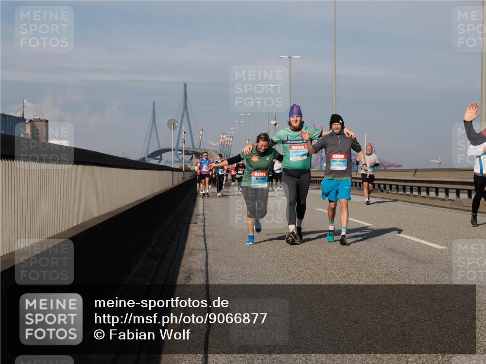 03.10.2025 - Köhlbrandbrückenlauf Fabian Wolf http://msf.ph/oto/9066877 03.10.2025 10:09:49 Position 3 53 meine-sportfotos.de