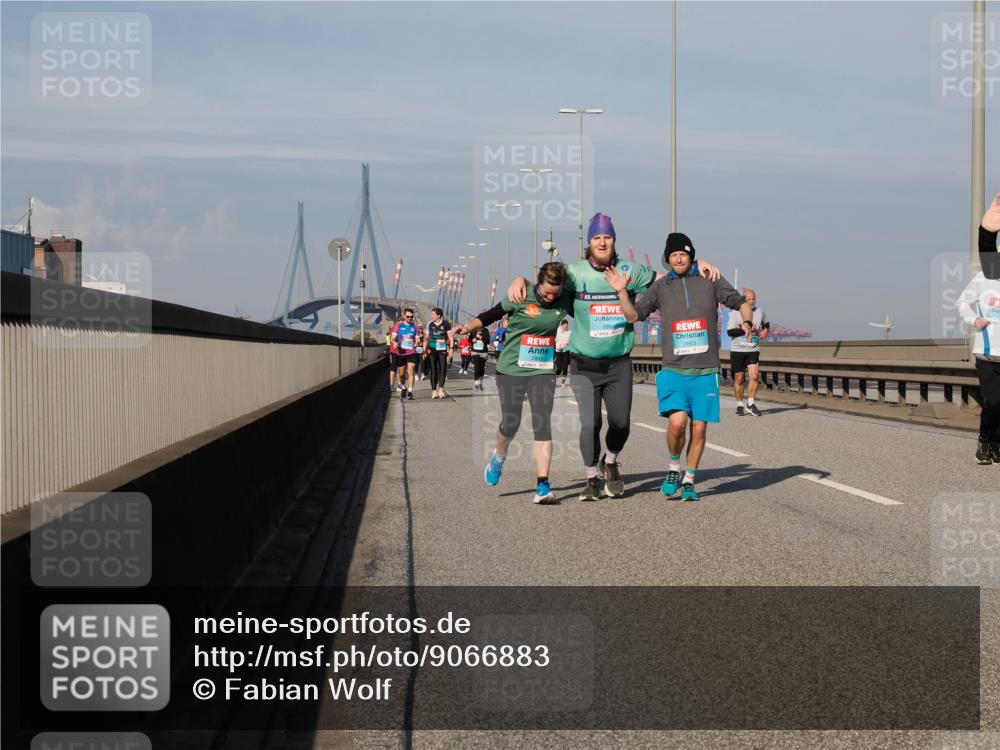 03.10.2025 - Köhlbrandbrückenlauf Fabian Wolf http://msf.ph/oto/9066883 03.10.2025 10:09:49 Position 3 53, 2863 meine-sportfotos.de