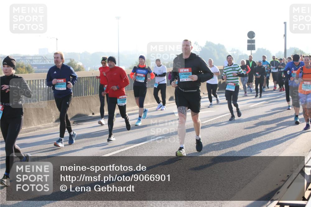 03.10.2025 - Köhlbrandbrückenlauf Lena Gebhardt http://msf.ph/oto/9066901 03.10.2025 09:23:25 Position 1 1712, 42, 3473 meine-sportfotos.de