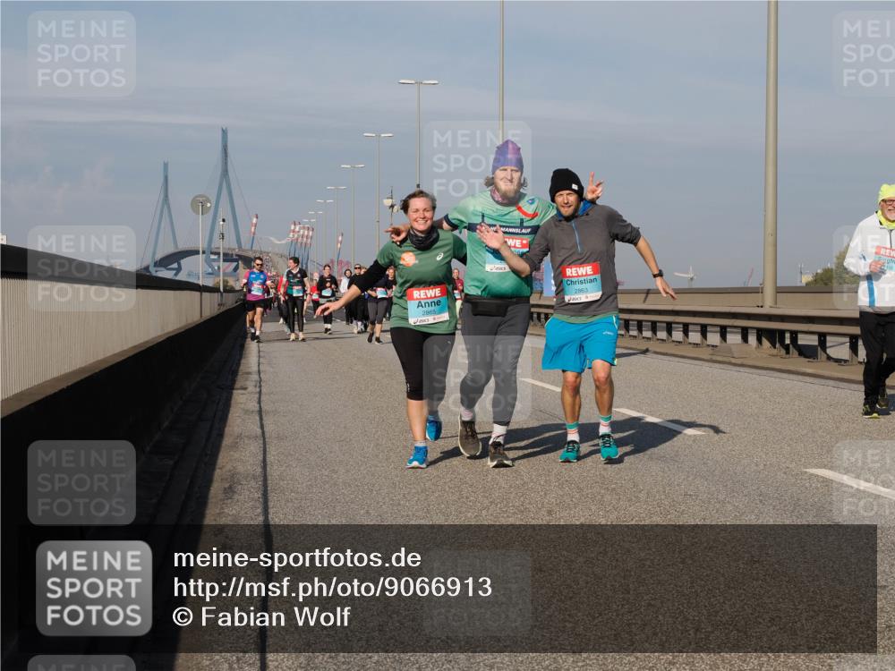 03.10.2025 - Köhlbrandbrückenlauf Fabian Wolf http://msf.ph/oto/9066913 03.10.2025 10:09:50 Position 3 2865, 2863 meine-sportfotos.de