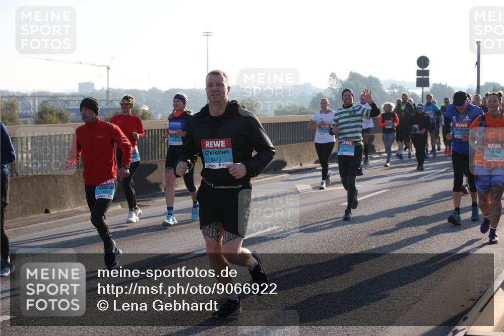 03.10.2025 - Köhlbrandbrückenlauf Lena Gebhardt http://msf.ph/oto/9066922 03.10.2025 09:23:26 Position 1 1891, 3473, 1348 meine-sportfotos.de