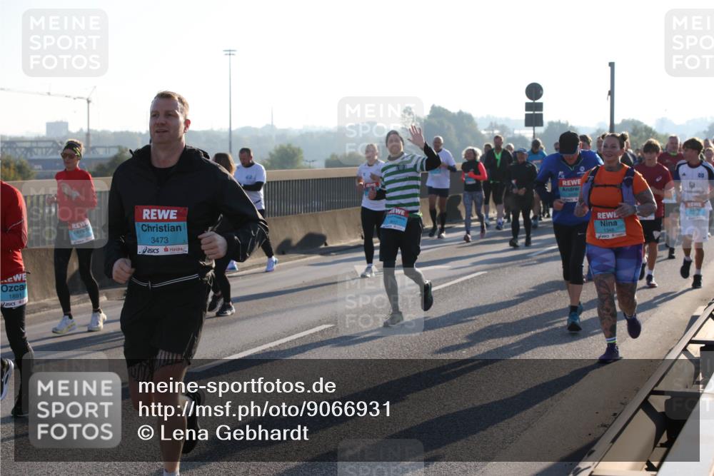 03.10.2025 - Köhlbrandbrückenlauf Lena Gebhardt http://msf.ph/oto/9066931 03.10.2025 09:23:27 Position 1 1891, 3473, 1348 meine-sportfotos.de