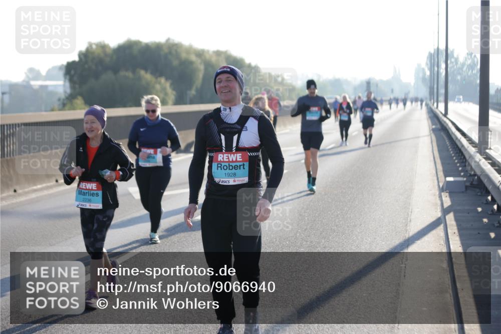 03.10.2025 - Köhlbrandbrückenlauf Jannik Wohlers http://msf.ph/oto/9066940 03.10.2025 09:28:50 Position 3 2236, 1928 meine-sportfotos.de